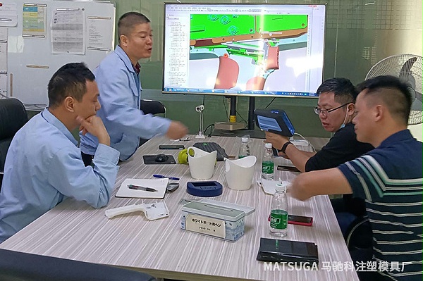东莞市马驰科注塑模具厂注塑模具
