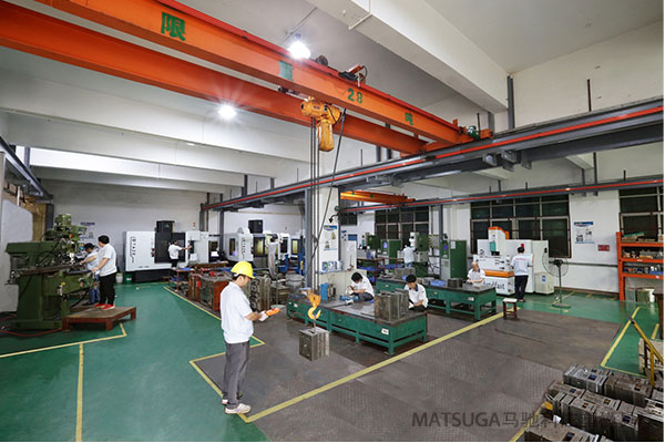 东莞市马驰科注塑模具厂