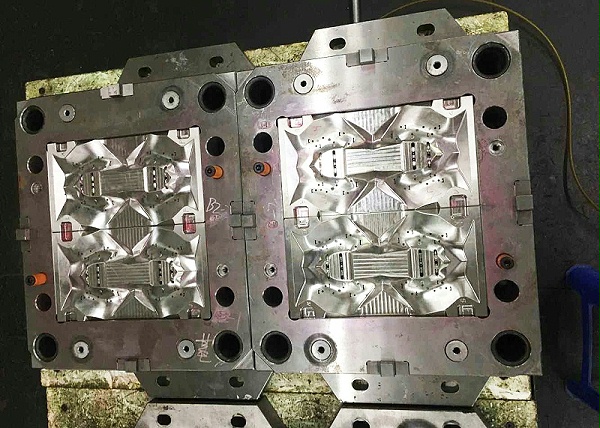 东莞市双色塑胶模具厂模具