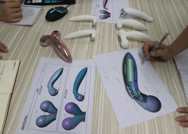 东莞市马驰科双色注塑厂