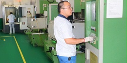 东莞市马驰科注塑模具厂